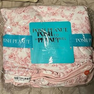 NIB Posh Peanut Antoinette Hooded Towel